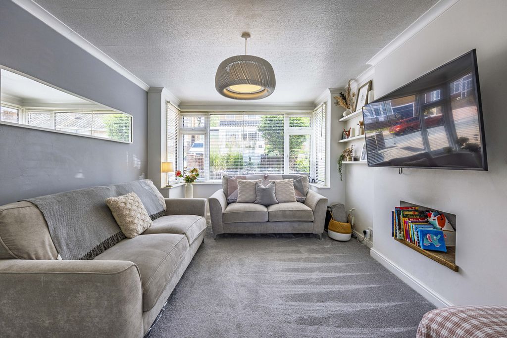 Property photo 3 of 17