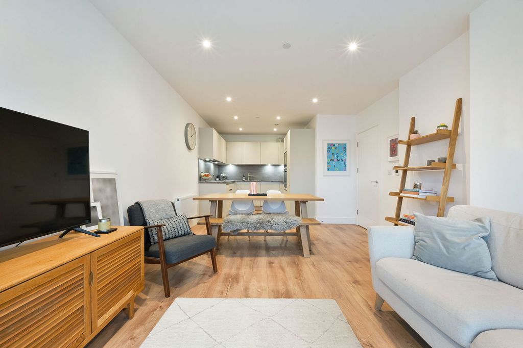 Additional image 8 of 2 bed flat for saleStation Road East, Oxted, Oxted RH8