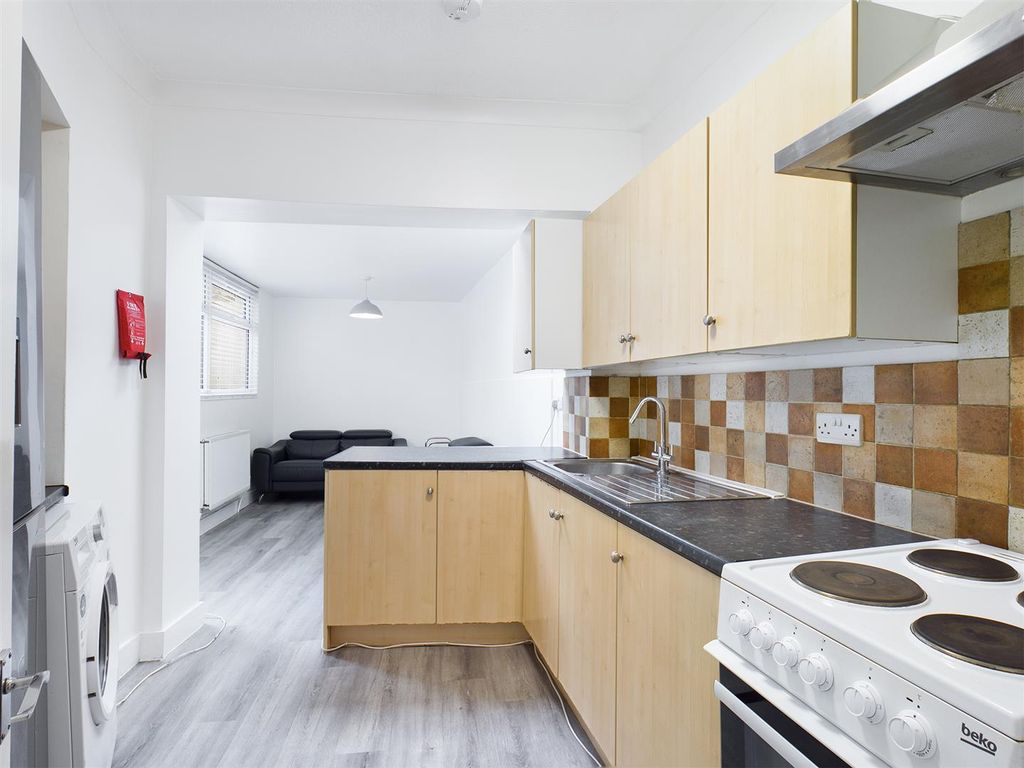 Property photo 3 of 12 Cam00771P1-Pr0104-Still04.Jpg