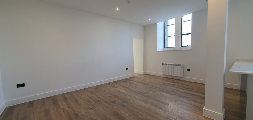 Property photo 2 of 8 Photo 1