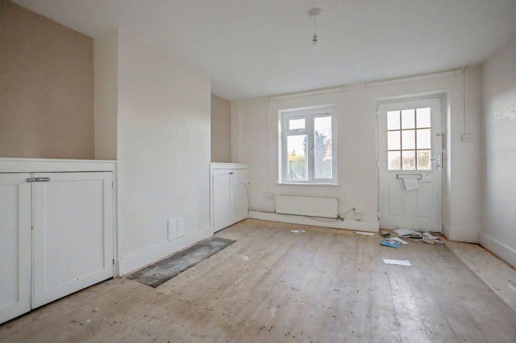 Property photo 2 of 12 50 The Rocks Road, East Malling, West Malling, Kent Me19 6Au