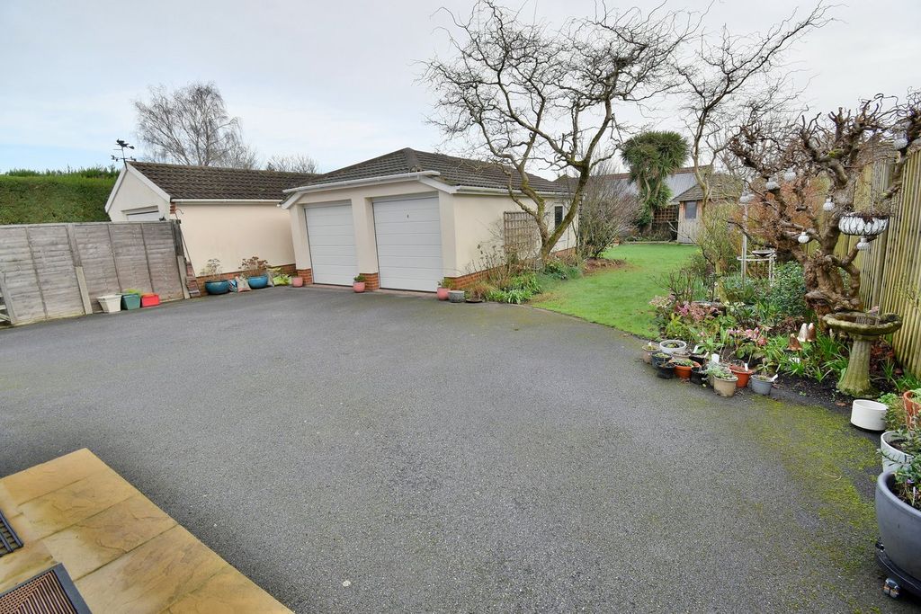 Property photo 2 of 24