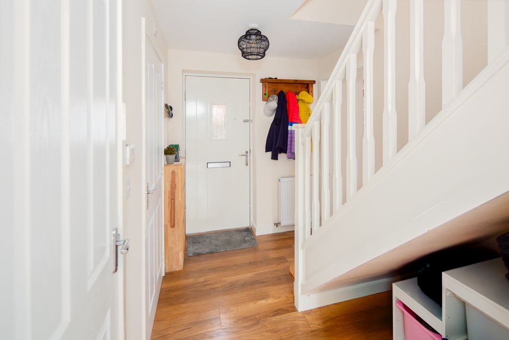 Property photo 2 of 26 Entrance Hall