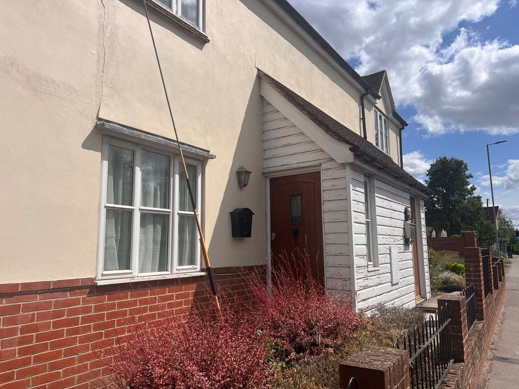 Property photo 2 of 8 174 Main Rd, Great Leighs, Chelmsford CM3 1Np