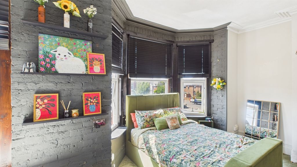 Property photo 1 of 7 Bedroom Area