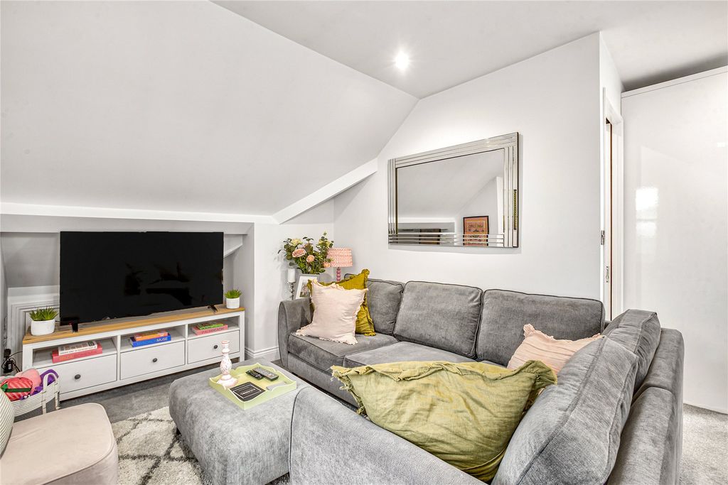 Property photo 2 of 15 Picture No. 10