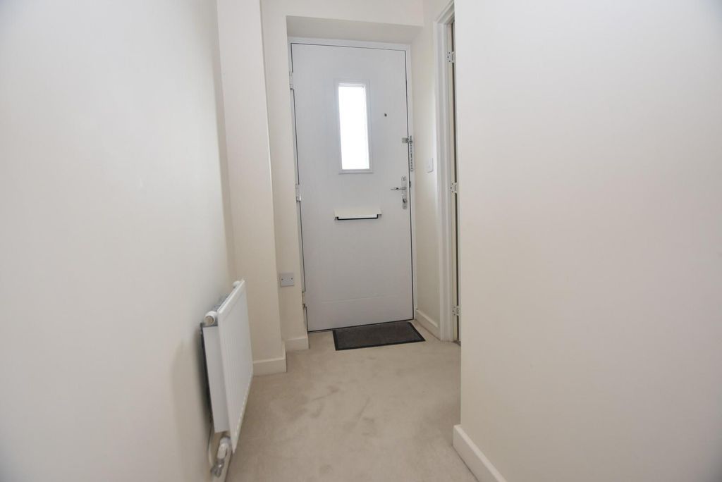 Property photo 3 of 17 Ent Hall.Jpg