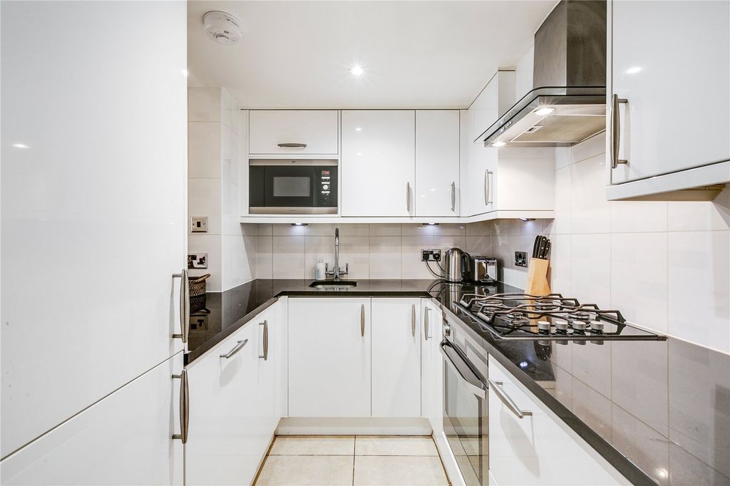 Property photo 3 of 9