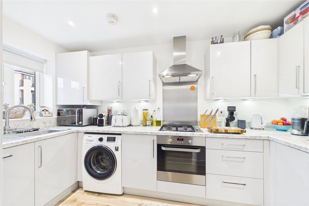 Property photo 3 of 8 Picture No. 19