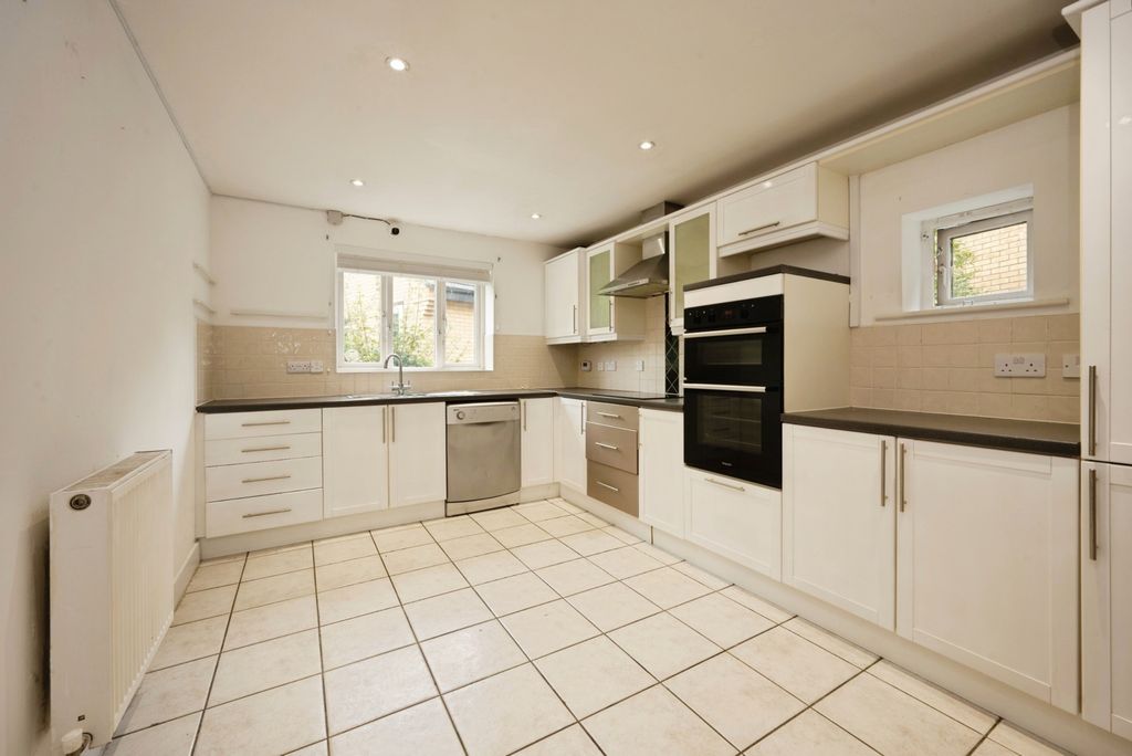 Property photo 2 of 20 Pbox-Img.Jpg
