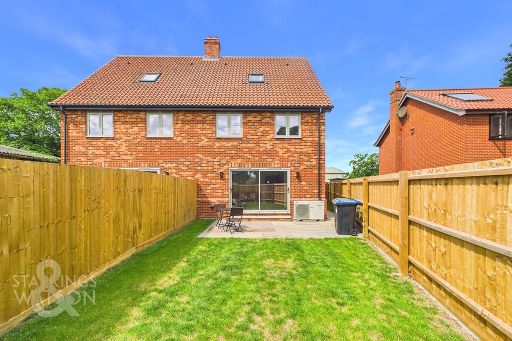 Property photo 2 of 27