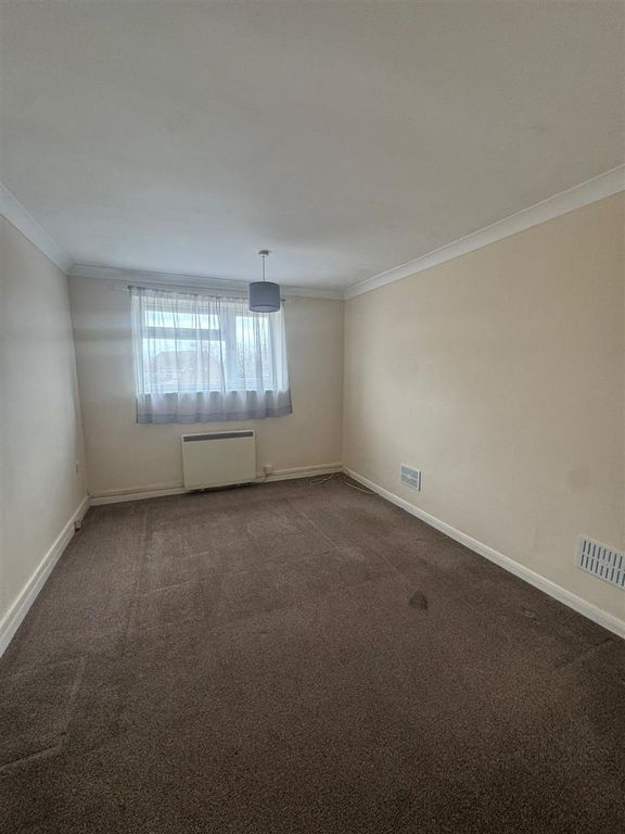 Property photo 1 of 7 Bedroom.Jpeg