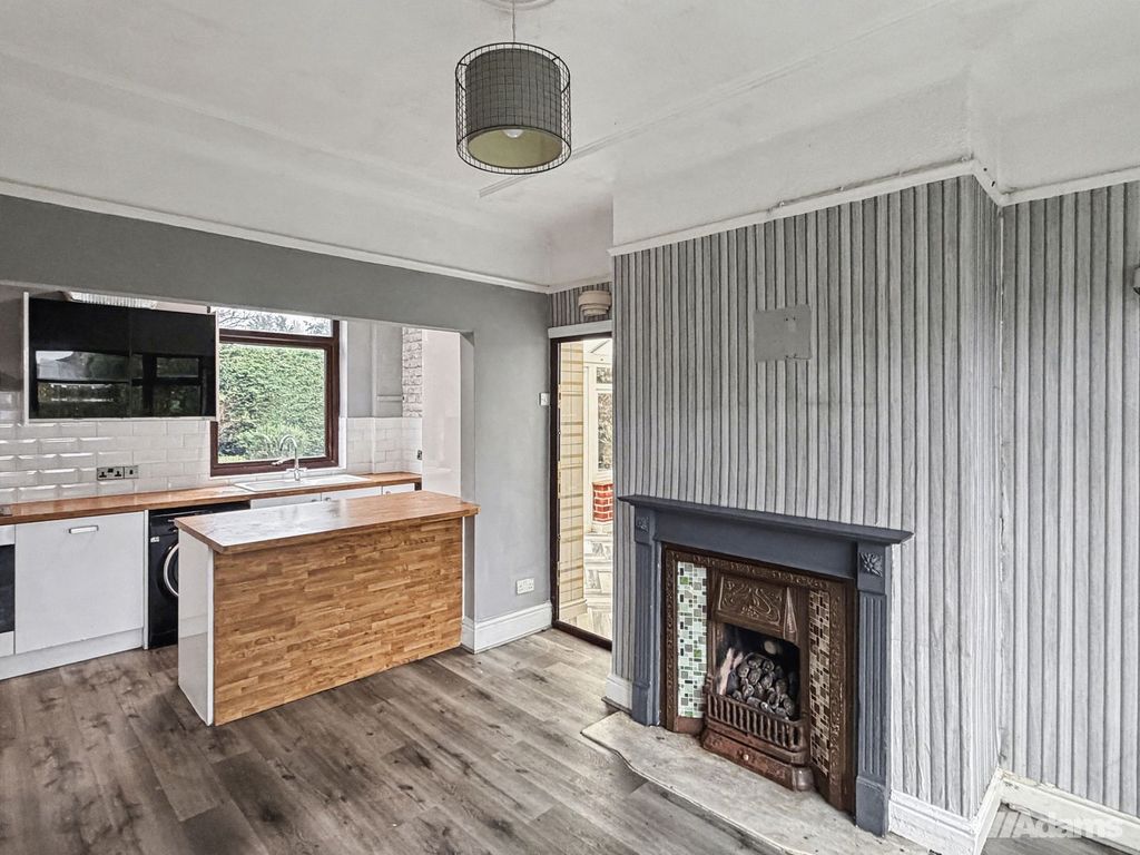 Property photo 3 of 28