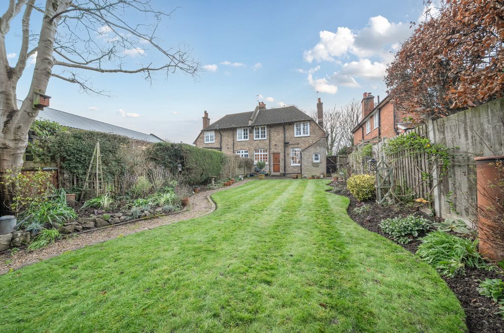 Property photo 2 of 19 1405082-7-697ce3E...