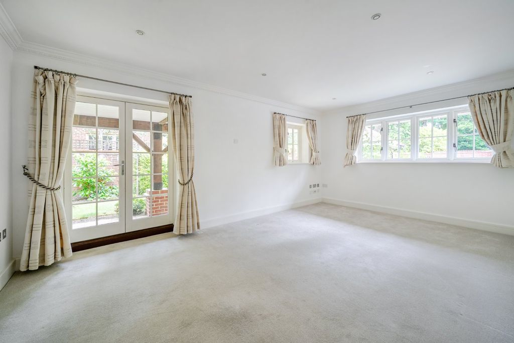 Property photo 2 of 12 Picture No. 08
