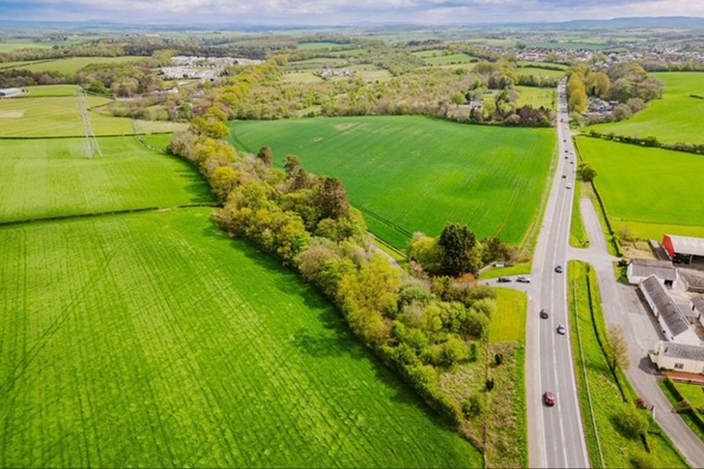 Property photo 2 of 8