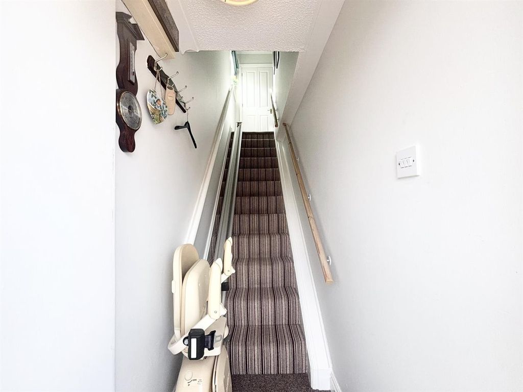 Property photo 2 of 13 Entrance Vestibule