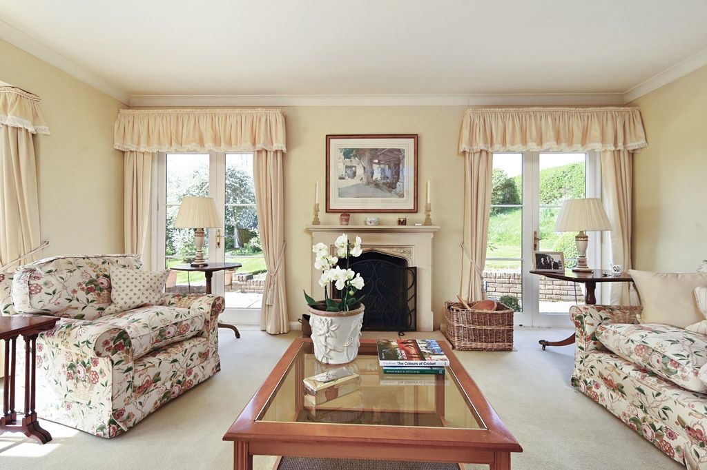 Property photo 3 of 26 Picture No. 02