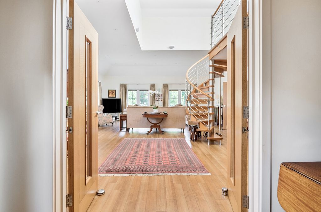 Property photo 3 of 18 1312182-11-685Fc7...