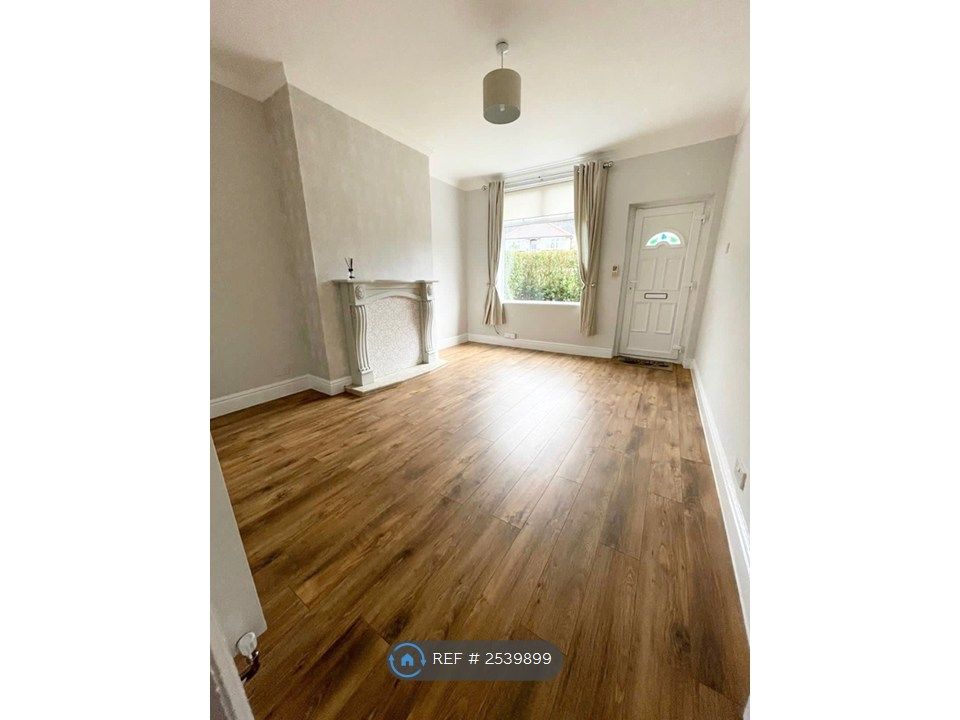 Property photo 1 of 6 Living Room