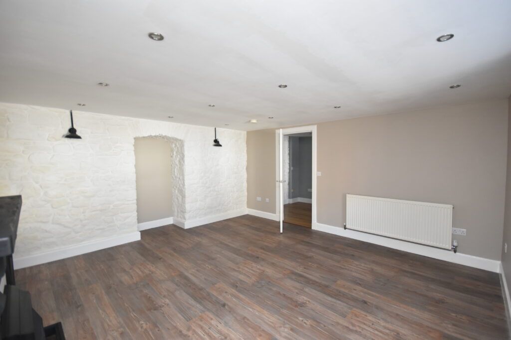 Additional image 5 of 3 bed flat for sale68 Main Street, Carnwath ML11