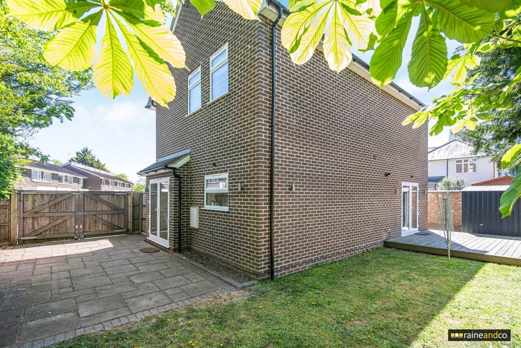 Property photo 2 of 25