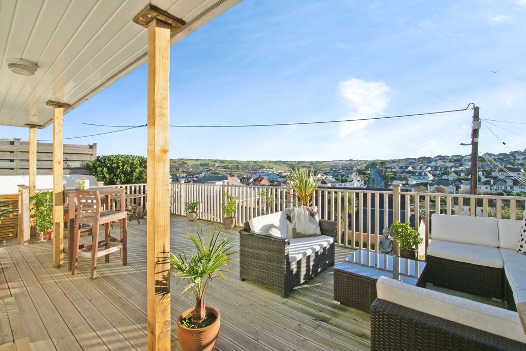 Property photo 3 of 18 Photo