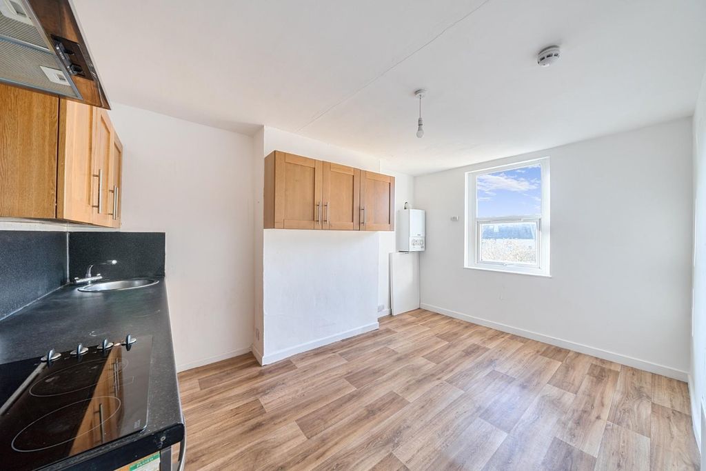 Property photo 3 of 14 Kitchen/Diner2.Jpg