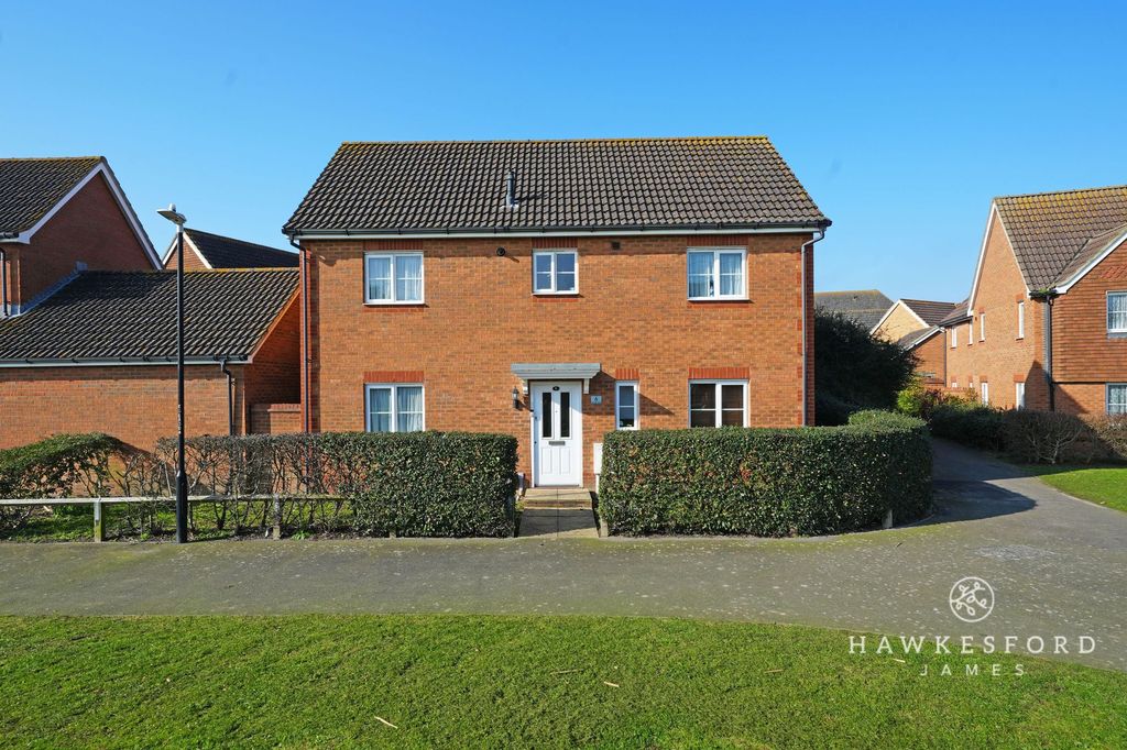 Property photo 1 of 17 George Walk, Sittingbourne - Front