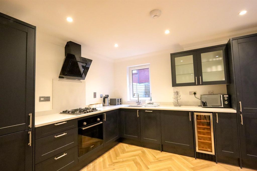 Property photo 3 of 12 Img_0112.Jpg
