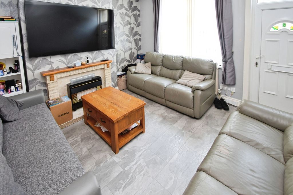 Property photo 2 of 13