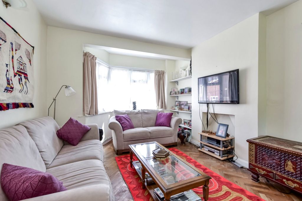 Property photo 3 of 11