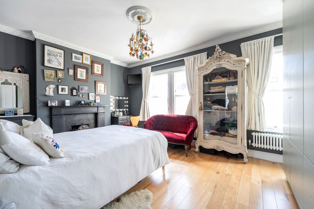 Property photo 3 of 23 1440212-10-69d4Fe...