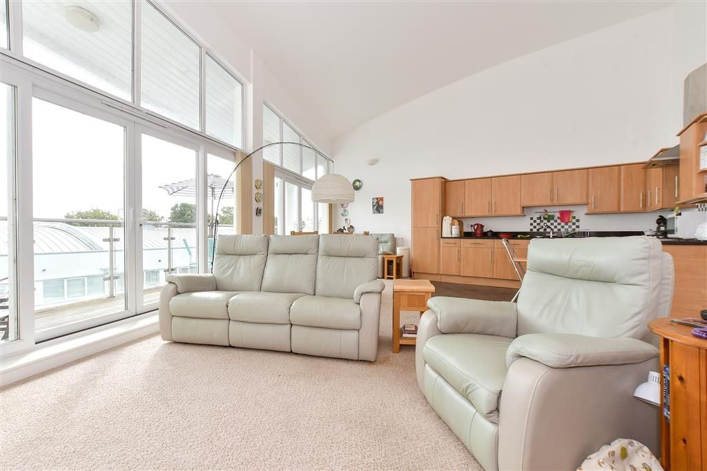 Property photo 3 of 11 Kitchen/ Living Room