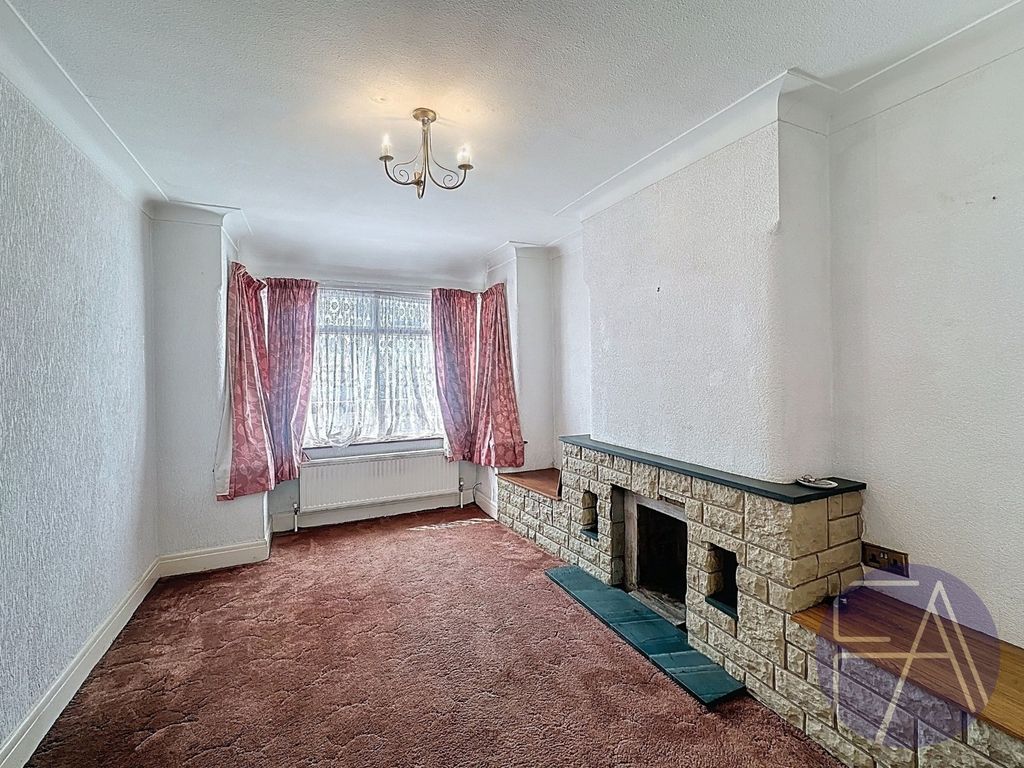 Property photo 3 of 22 4421745