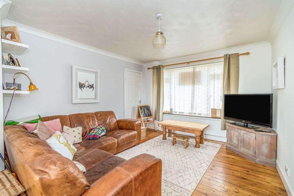 Property photo 2 of 13