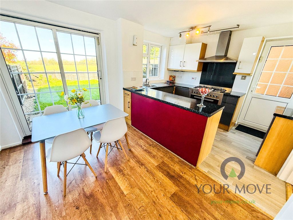 Property photo 3 of 17 Kitchen/Dining Room