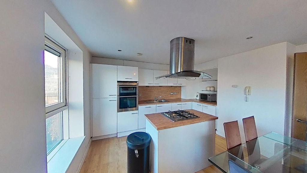 Property photo 3 of 8 Photo 3