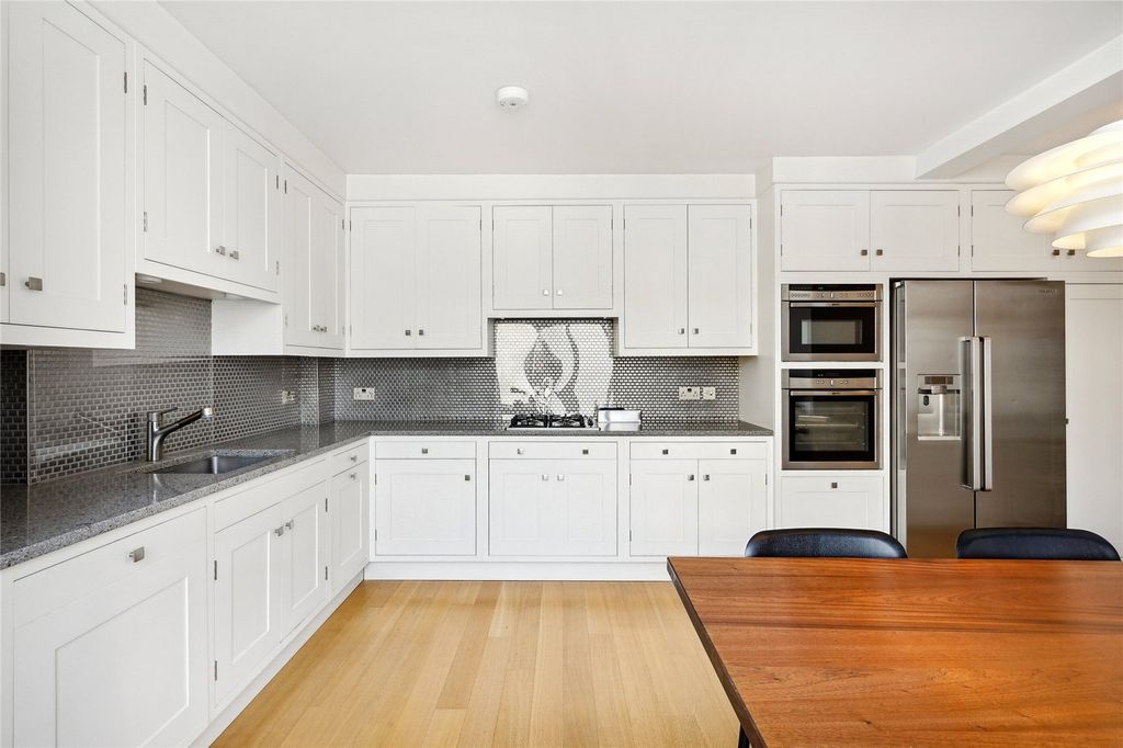 Property photo 3 of 14 Kitchen