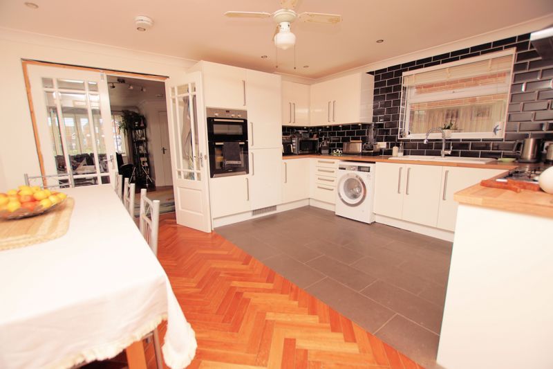 Property photo 2 of 14 Kitchen/Dining Room