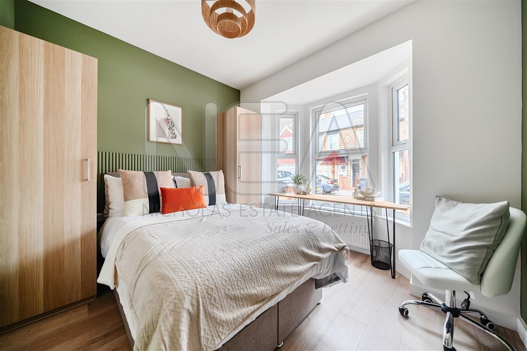 Property photo 1 of 11 Room One