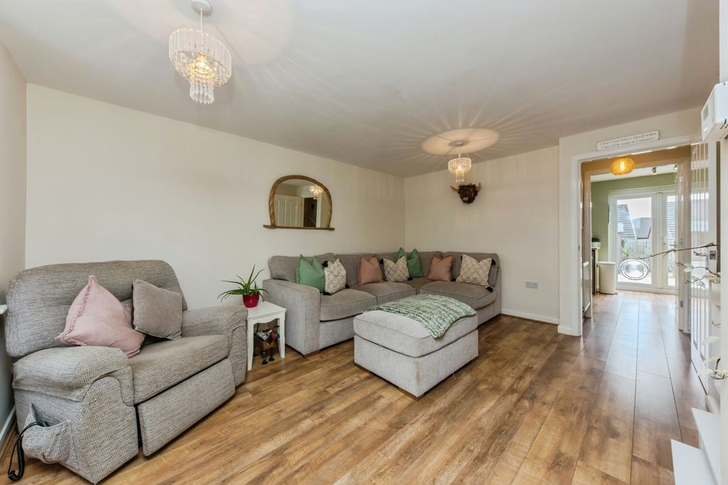 Property photo 2 of 17 Pbox-Img.Jpg