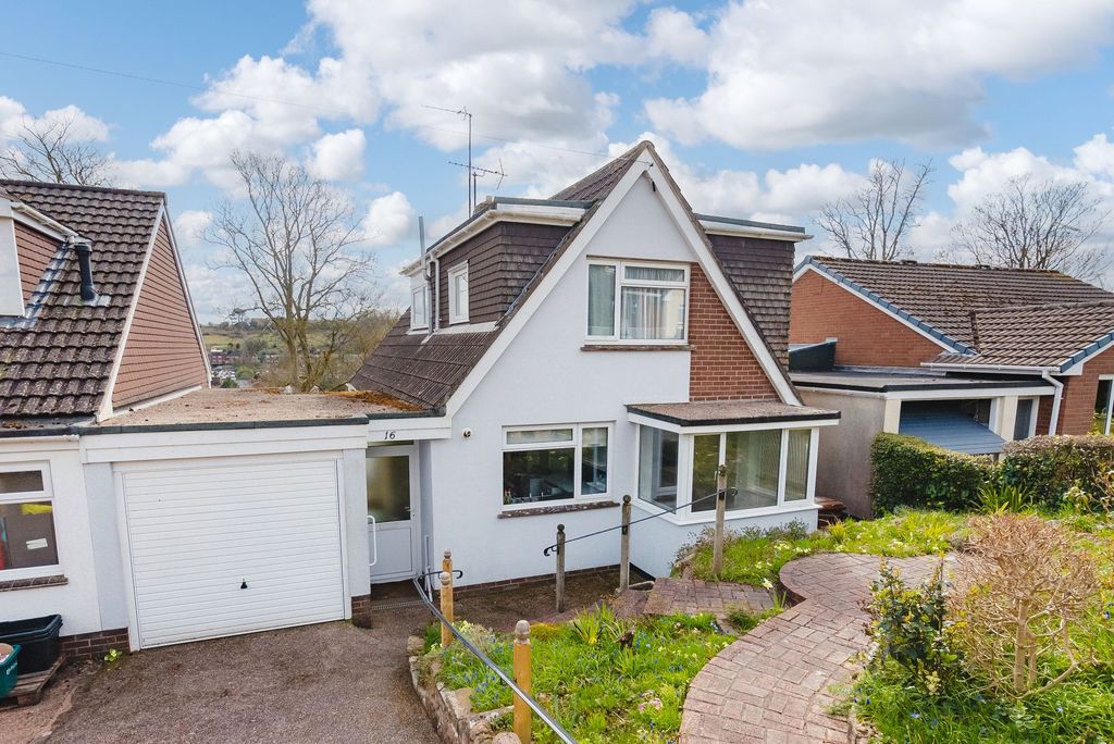 Property photo 1 of 31