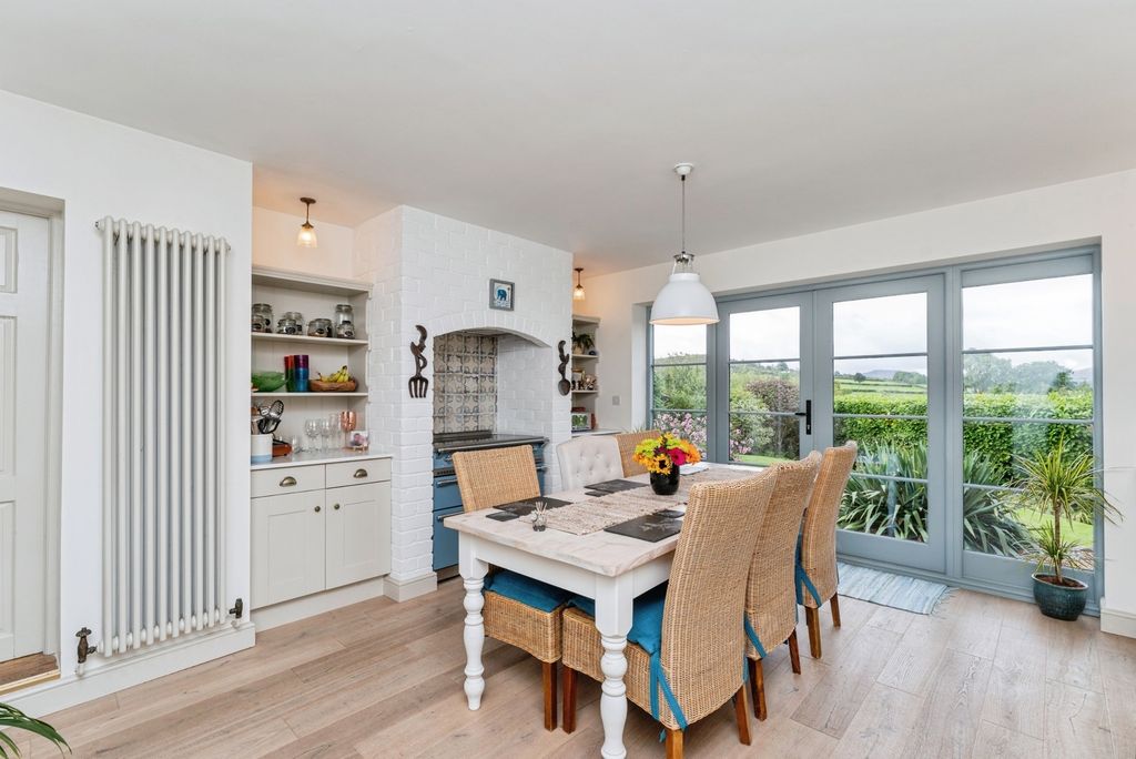 Property photo 2 of 37 Pbox-Img.Jpg