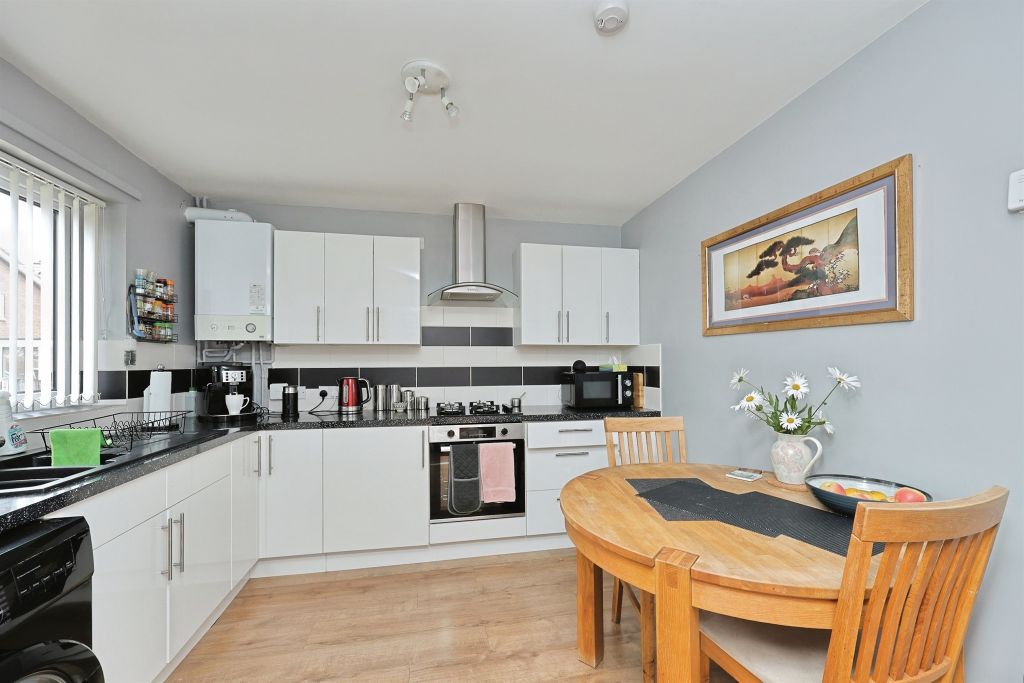 Property photo 3 of 31