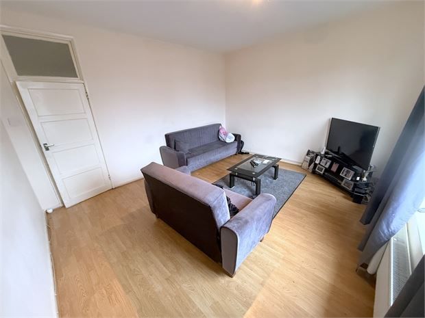 Property photo 3 of 7 Picture 3