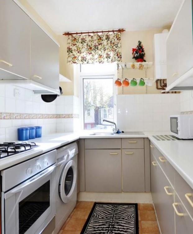 Property photo 3 of 6 Kitchen