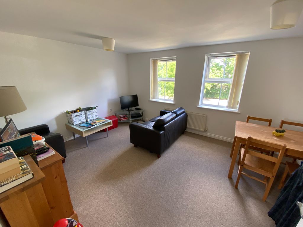Property photo 2 of 12