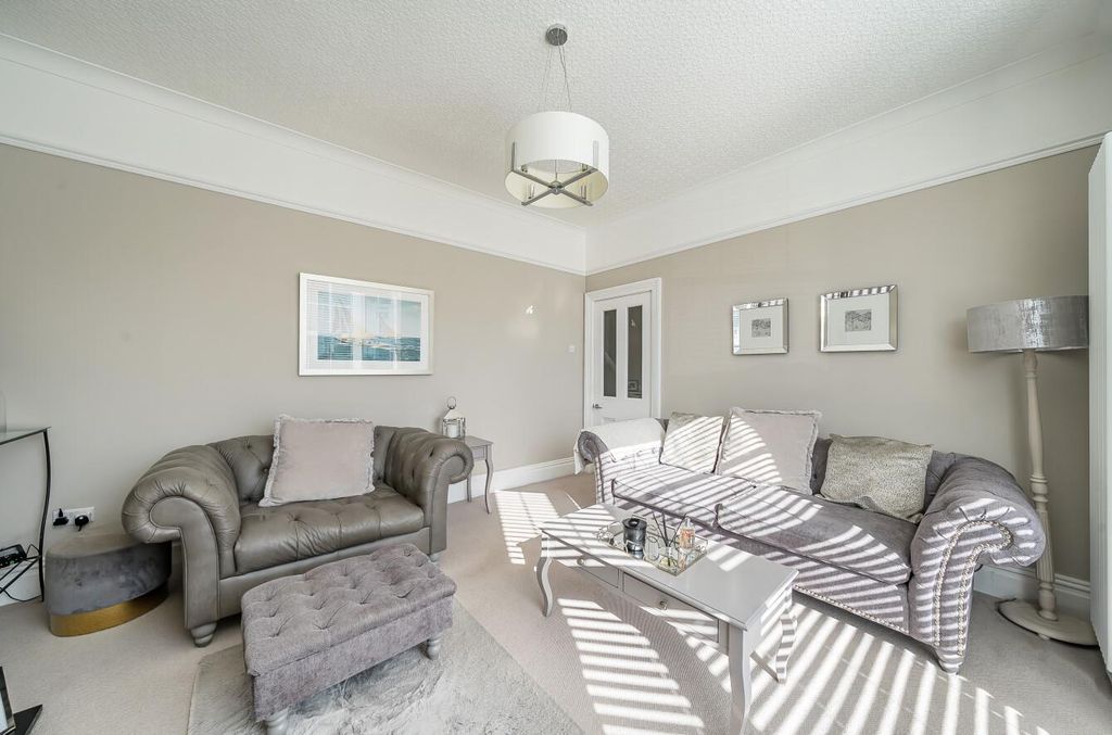 Property photo 3 of 25 1357344-17-68d55d571Be6E.Jpg