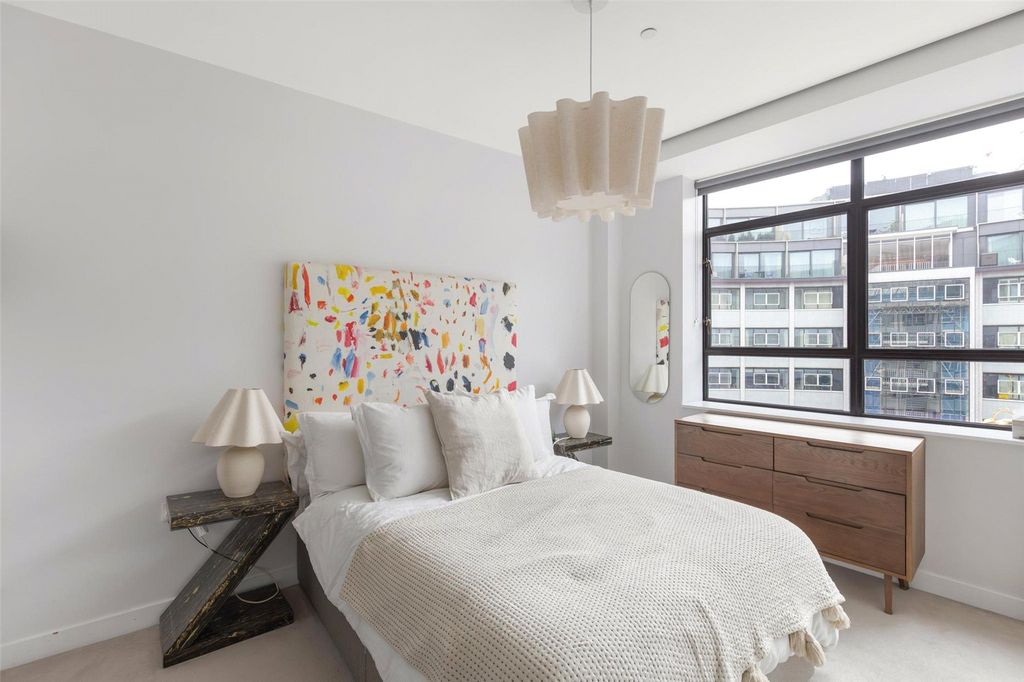 Property photo 2 of 16 Picture No. 15